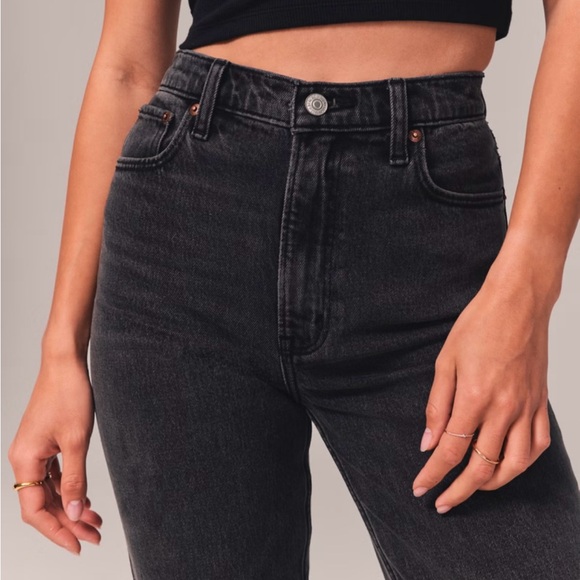 Classic Black Women's Jeans - Picture 6 of 8